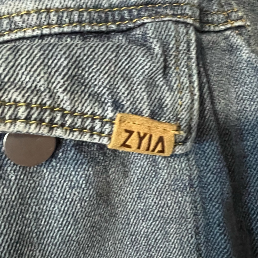 ZYIA Active Medium Wash Crossroads Denim Jacket Size L​​ - Picture 3 of 5